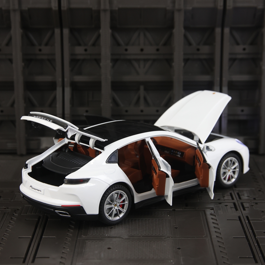 1:24 Simulate Porsche Panamera - đánh giá và giá Audio Music Car