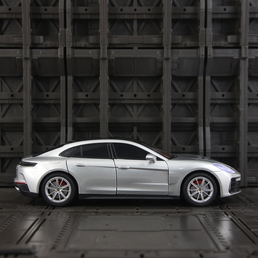1:24 Simulate Porsche Panamera - đánh giá và giá Audio Music Car